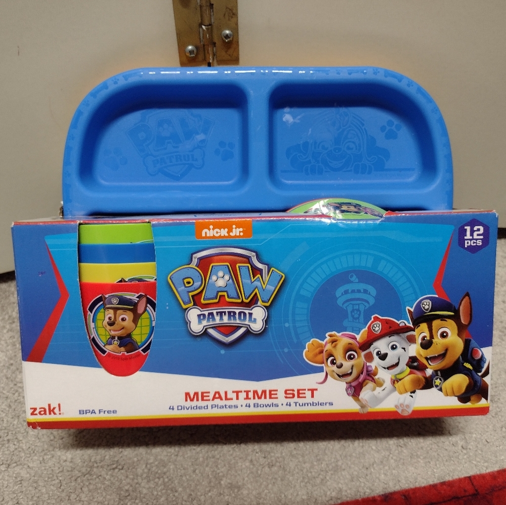NIB Zak Designs Nickelodeon PAW Patrol Mealtime 12 Piece Mealtime Set